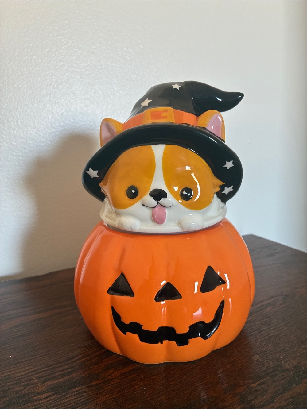 NWT- Halloween- Corgi Witch- atop a Jack-o-lantern Pumpkin Ceramic Cookie Jar